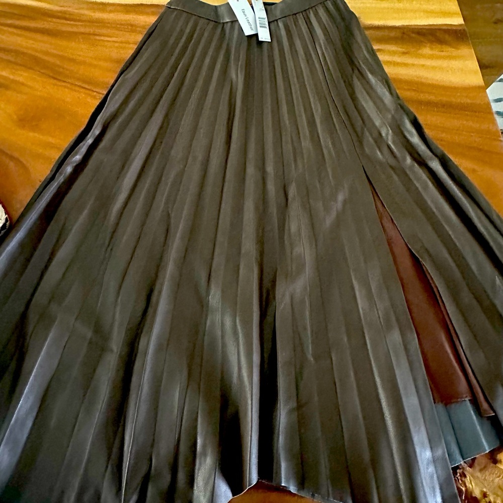 Elie Tahari Faux Brand New Faux Leather skirt